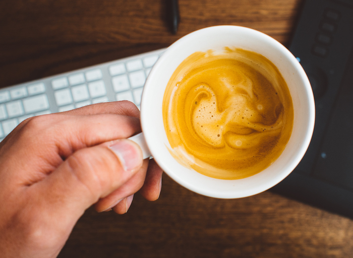 wood-coffee-cup-hand 2